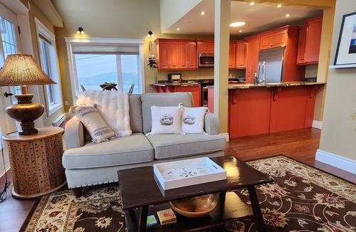 Pilley's Island House | Pilley's Perch - Entire home in Pilley's Island, Canada. Beautiful Ocean View