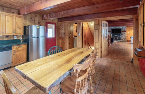 Minden Hills Cottage | Pine Springs Retreat + Hot-Tub & Steam Room