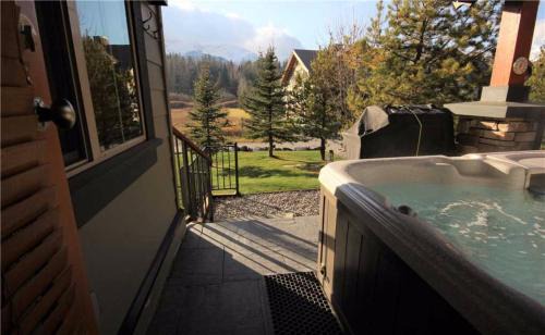 Fernie Ski Chalet | Pinnacle Ridge Chalets by Fernie Lodging Co