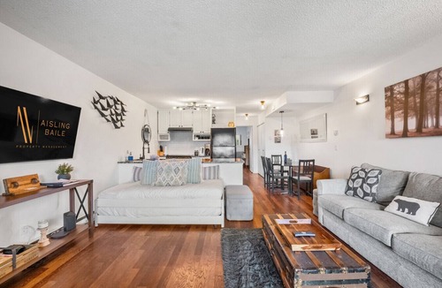 Windermere Apartment | ⭐Plush⭐| Indoor Pool | Hot Tub | Beach | Tennis