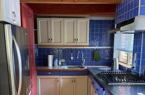 Bowen Island Cabin | Post and beam 2 bedroom cabin with ocean view near Tunstall Bay beach