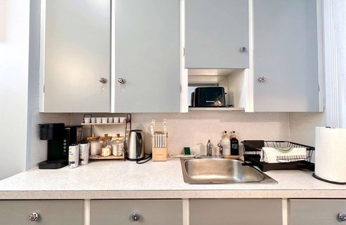 Bridgewater Apartment | Premium Retreat with King bed near LaHave River