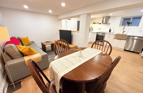 Roncesvalles Village Apartment | Premium Roncesvalles Village Retreat. 2Bdrm1Bath. New Reno with Garden Space