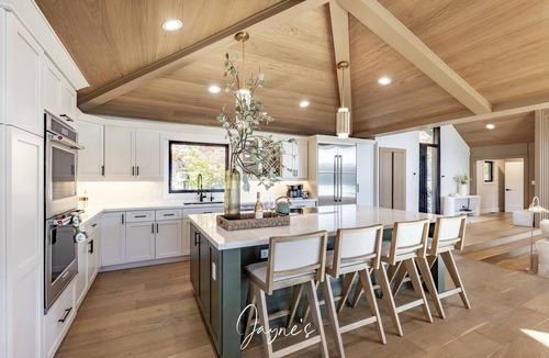 Rosseau Cottage | Priceless views at this 6 bed, 5 bath Cottage + 1 bed Bunkie