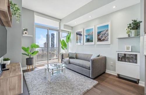 Old Town Apartment | Prime Downtown Condo - St Lawrence Parking