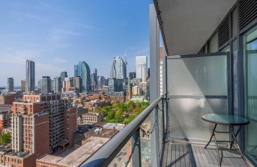 Old Town Apartment | Prime Downtown Condo - St Lawrence Parking