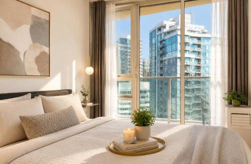 Yaletown Apartment | Prime Hamilton Street 2-Bedroom Vancouver Stay