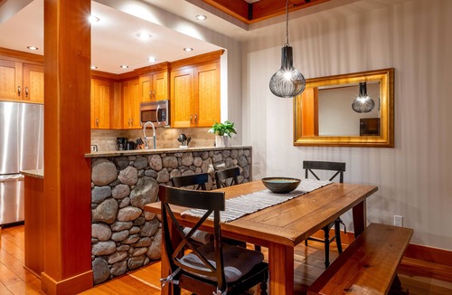 Upper Village House | Prime Location 3BR + Den | Hot Tub | Garage | Walk to Slopes