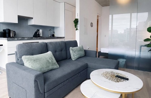 Fashion District Condo | Prime Toronto Condo | Walk to CN Tower, Rogers Centre & Nightlife