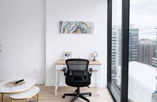 Fashion District Condo | Prime Toronto Condo | Walk to CN Tower, Rogers Centre & Nightlife