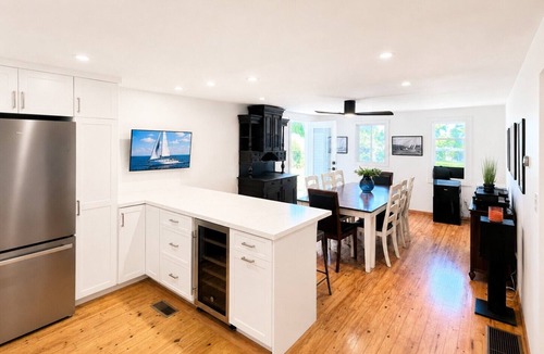 Waupoos House | Prince Edward County Waterfront Setting | Smith Bay Views | Wine Country
