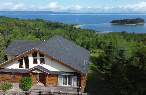 West Bay Villa | Privacy @ Bras d’Or Lakes Sun House Chalet