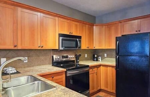 Radium Hot Springs Apartment | Private 2 Bedroom Radium Condo/Great Location