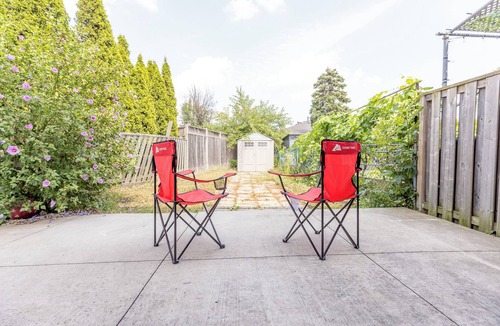 Mississauga Apartment | Private 2-BR Suite w/Patio