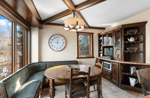 Sainte-Agathe-des-Monts House | Private Pool, Hot Tub, Sauna & Lake Manor sleep 28