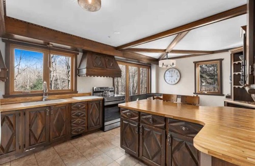Sainte-Agathe-des-Monts House | Private Pool, Hot Tub, Sauna & Lake Manor sleep 28