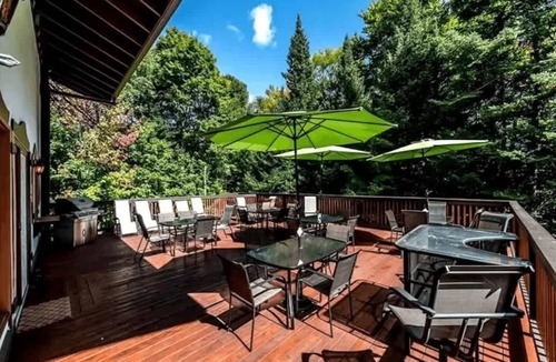 Sainte-Agathe-des-Monts House | Private Pool, Hot Tub, Sauna & Lake Manor sleep 28