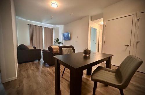Chilliwack Proper Village West Apartment | Private Chilliwack Condo 2Bdrm 2Bath Sleeps6 Close to District 1881