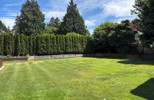 Crescent Beach Apartment | Private Coach House in Ocean Park with beautiful beaches & transit to Vancouver.