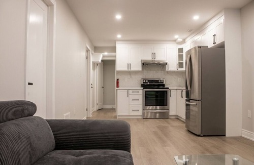 Guelph House | Private & Cozy Two Bedroom Suite in Guelph