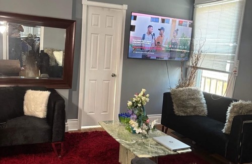 Woodbridge House | Private, furnished 1bedroom in prime Downtown Woodbridge, separate entrance.