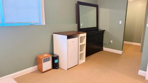 Charlottetown Bed & Breakfast | Private King Bed Room Near UPEI & Downtown Cozy Retreat Near Everything