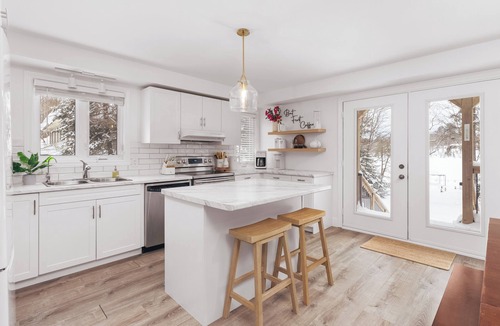 Novar House | Private lakefront retreat in Muskoka w/firepit, hot tub, private dock, kayaks