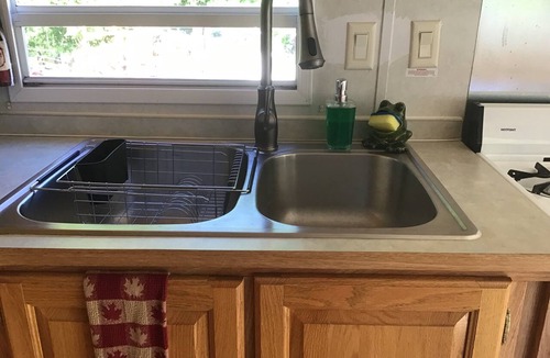 Lanark Highlands House | Private park model trailer