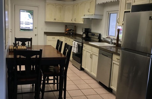 Parry Sound Cottage | Private Parry Sound Waterfront Retreat with Sunroom, Gamesroom, Sauna, Hot Tub