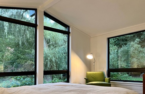 Creemore House | Private retreat on the Noisy River near Creemore and Devils Glen.