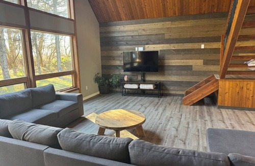 North Bay House | PRIVATE RETREAT WITHIN THE CITY