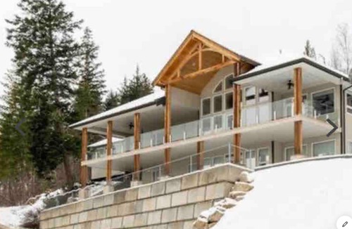 Tappen House | Private Shuswap Lake View Deluxe 2 Bedroom Fully Set-up Suite. With Hot Tub.