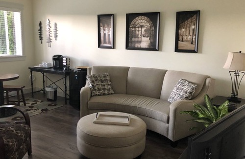 Duncan House | Private Suite in Cowichan Country