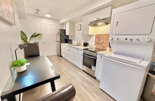 North Cowichan House | Private Suite Near Hospital & Shopping