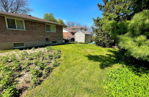 Guelph House | Private Suite, Patio & Yard. Walk to University of Guelph.