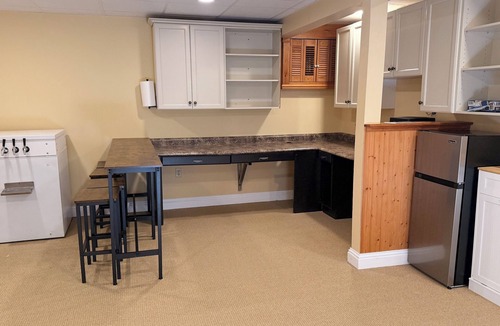Charlottetown Bed & Breakfast | Private Two Queen Beds Room Near UPEI & Downtown Cozy Retreat Near Everything