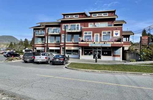 Ucluelet Condo | PROMO 5% WEEKLY AND 5% MONTHLY DISCOUNT! Family Friendly Waterfront condo