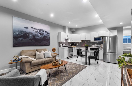 Willoughby House | Quaint 2 Bedrooms and Sofa Bed Suite