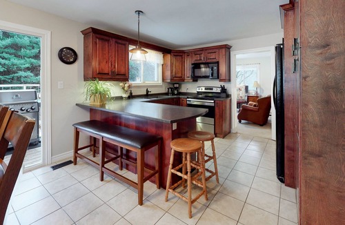 Cannifton House | Quaint Rural Property Nestled in historic Halloway Heights