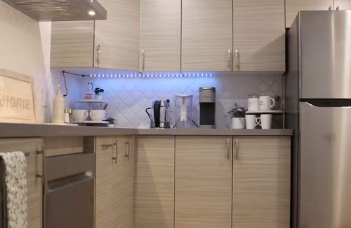 Barrie Apartment | Queen Bed Suite- Private Entrance