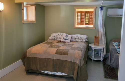 Grand Bay-Westfield Apartment | Quiet beachfront apartment on the majestic Grand Bay. 15 mins to Saint John. NB.