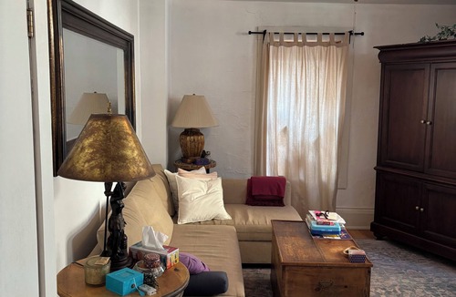 Parkdale Apartment | Quiet, cozy and clean. Great location. Close to highways and public transit.