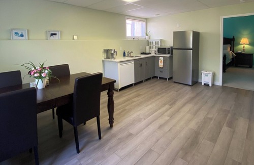 Rutland House | Quiet & cozy private basement suites 2 bedroom/3beds/1 bath separated entrance