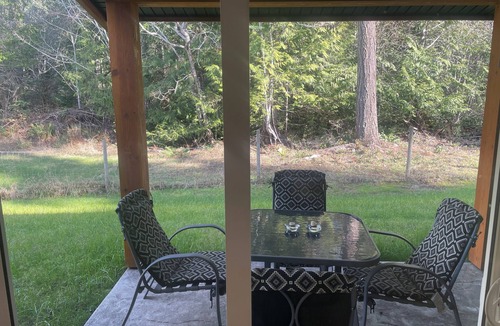 Regional District of Nanaimo Cabin | Quiet retreat close to beach/Lakes, Mt Washington and many more exciting places