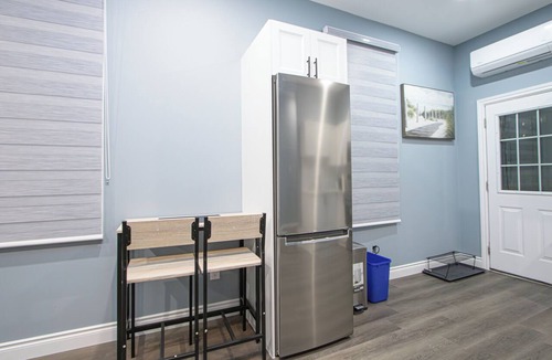 South London Apartment | Quiet, Soundproof Executive 1-BR Suite | Ideal for Medical & Extended Stays