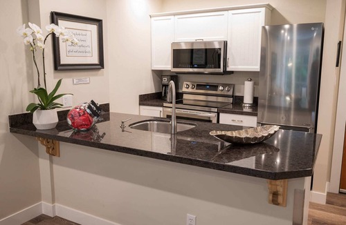 Upper Village Condo | Quiet Vibes Forest View A/C Pool BBQ Netflix | The Suite Life Whistler at Aspens