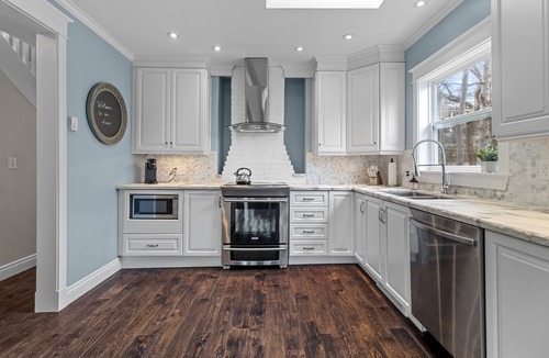 Quidi Vidi House | QV Lake house 5Bd Gym Bar Theatre
