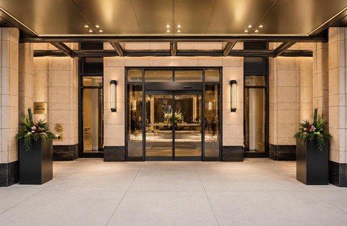 Bay Cloverhill Apartment | Regis Suites - Downtown Toronto