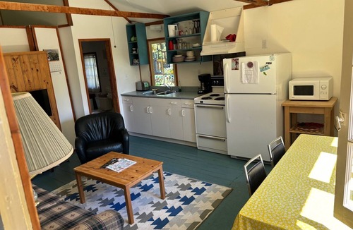 Lakefield Cottage | Reigning Cats and Dogs Cottage Retreat at the Lake Edge Cottages!