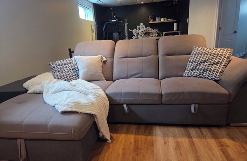 Mercier House | Relax after exploring the great city of Montreal and enjoy Poker Playground